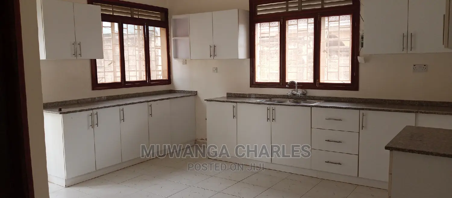 5bdrm Duplex in Fs Properties Ltd, Central Division for Rent