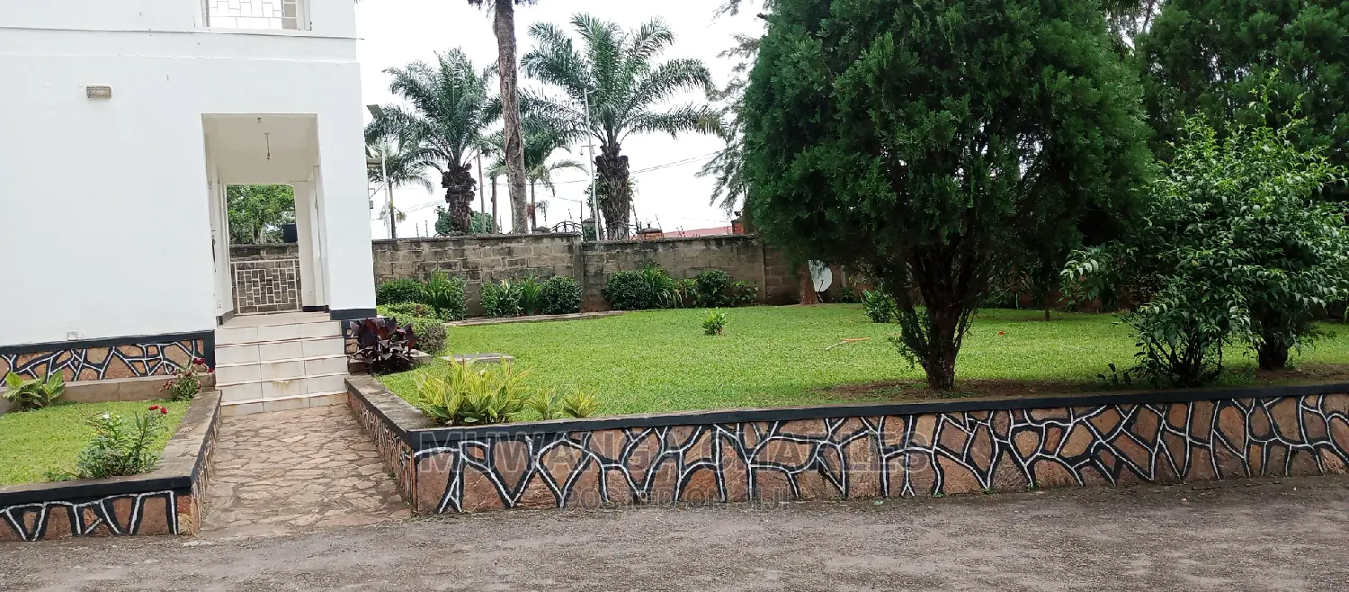 5bdrm Duplex in Fs Properties Ltd, Central Division for Rent