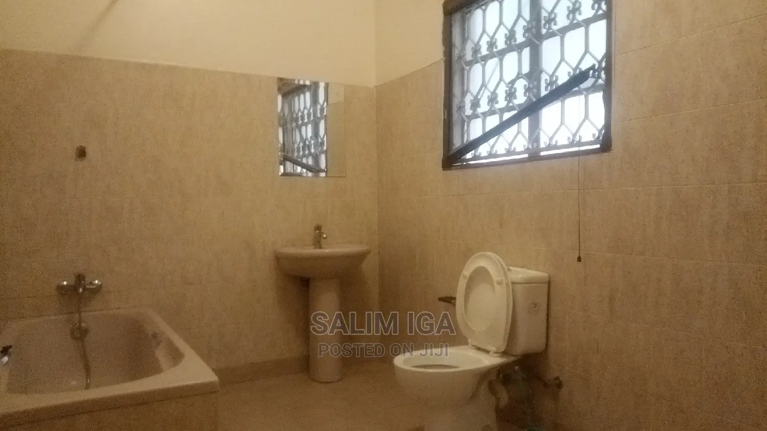 4bdrm Bungalow in Kololo Property, Central Division for Rent