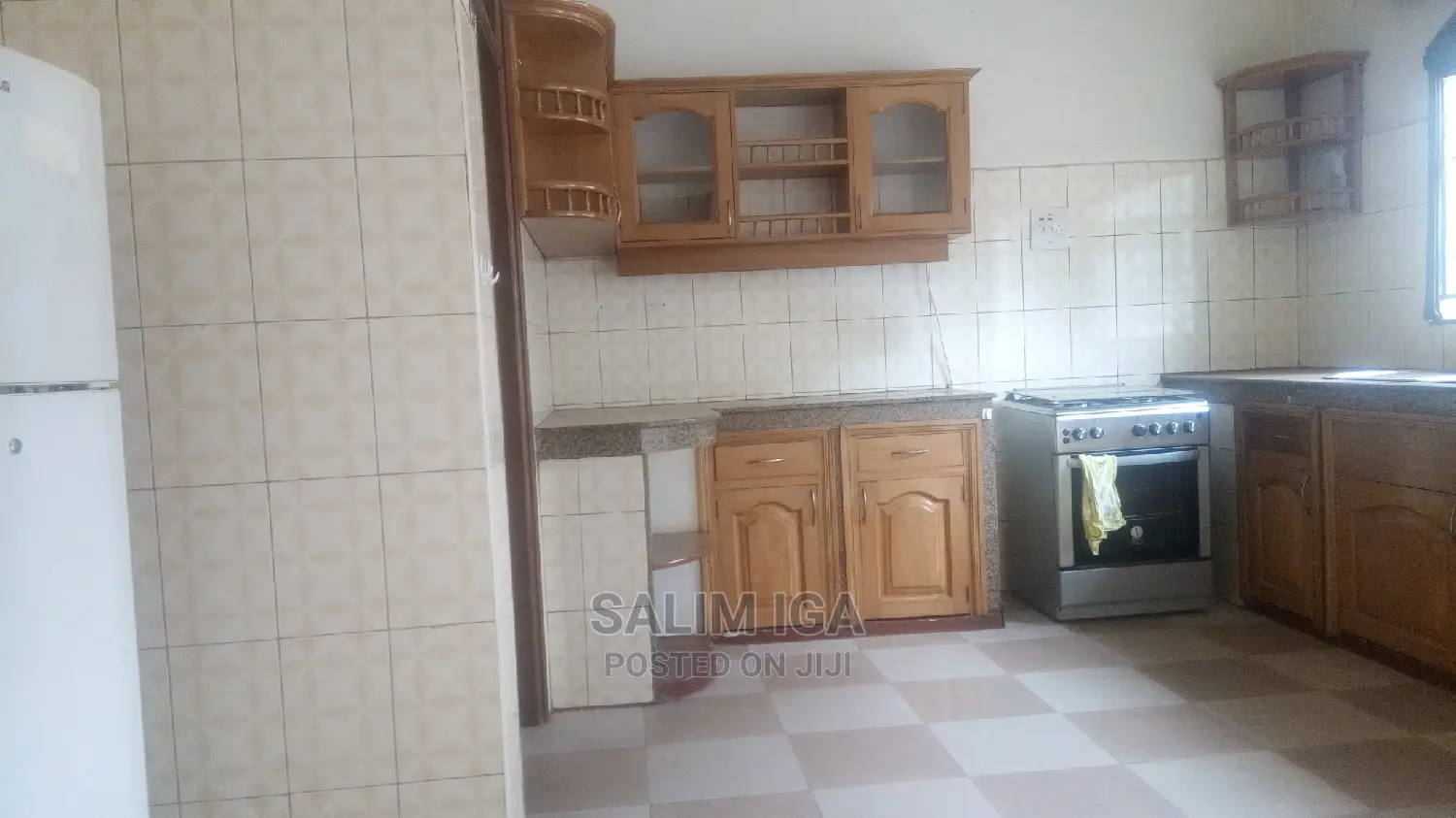 4bdrm Bungalow in Kololo Property, Central Division for Rent