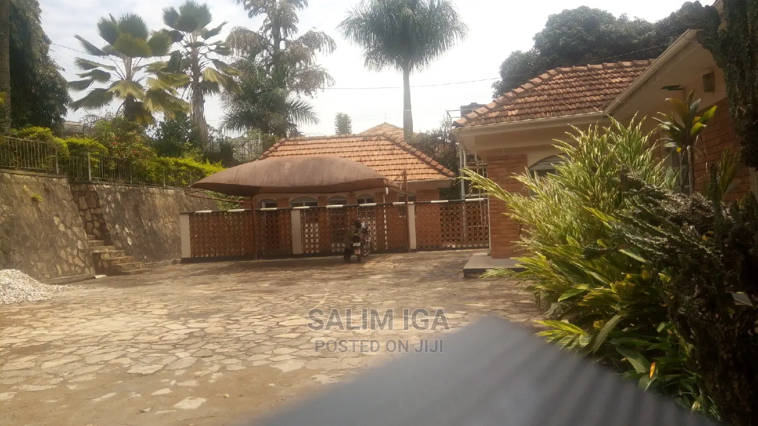 4bdrm Bungalow in Kololo Property, Central Division for Rent