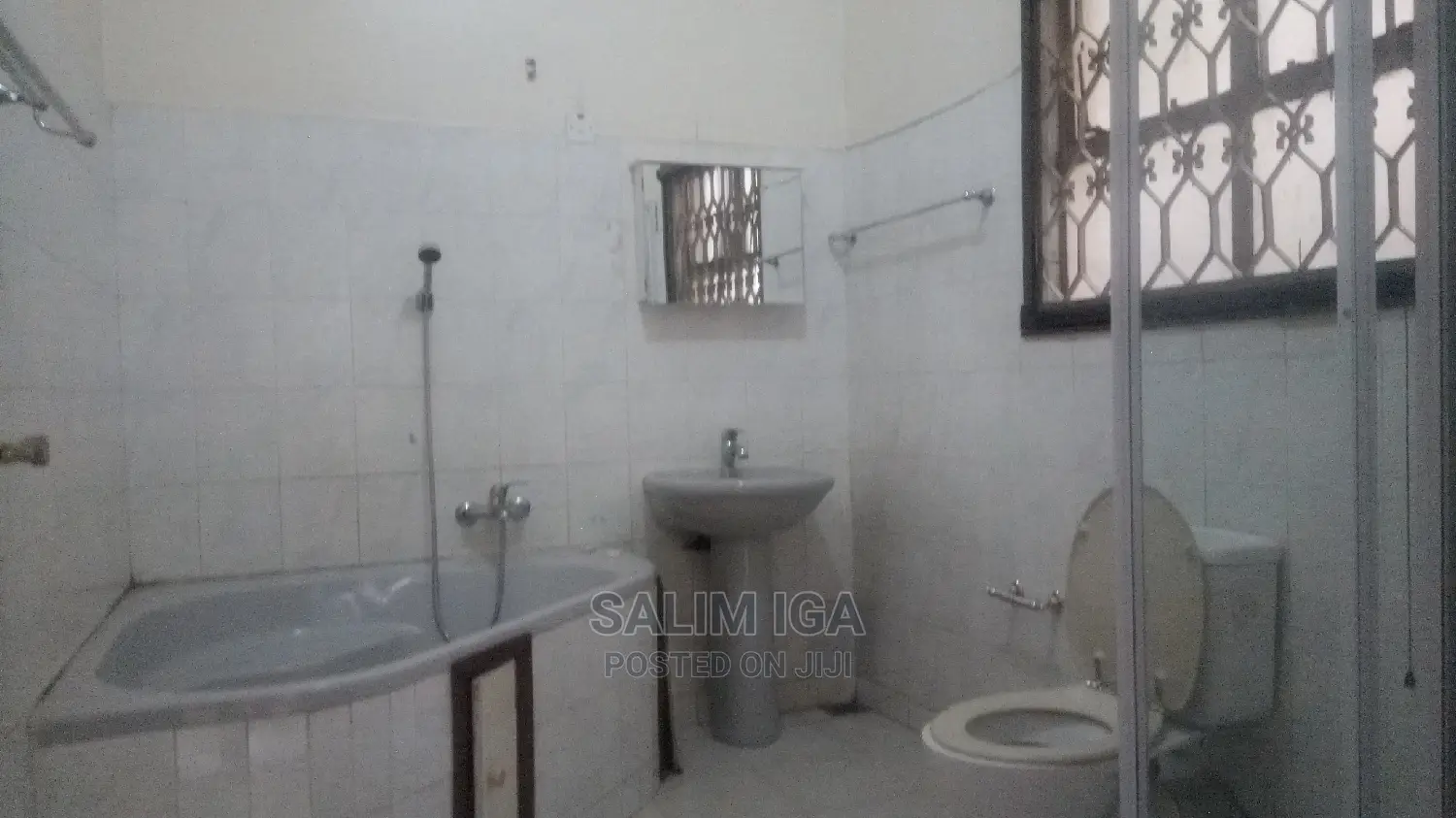 4bdrm Bungalow in Kololo Property, Central Division for Rent