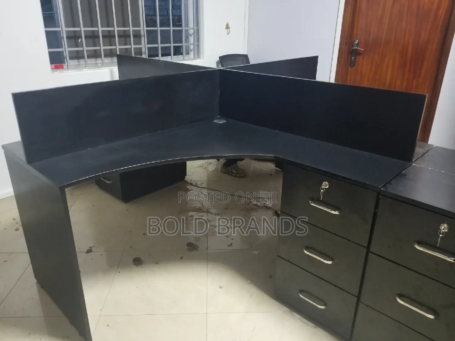 4 Seater Workstation