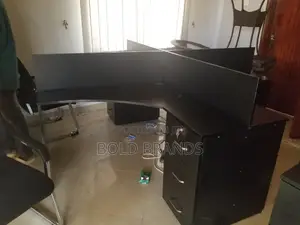 4 Seater Workstation