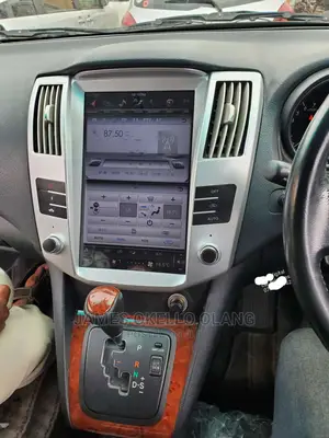 Harrier Rz330 Car Radio Upgrade to Tesla