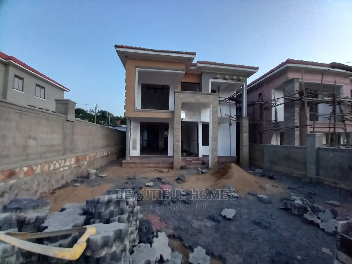 Furnished 4bdrm House in Kira for Sale