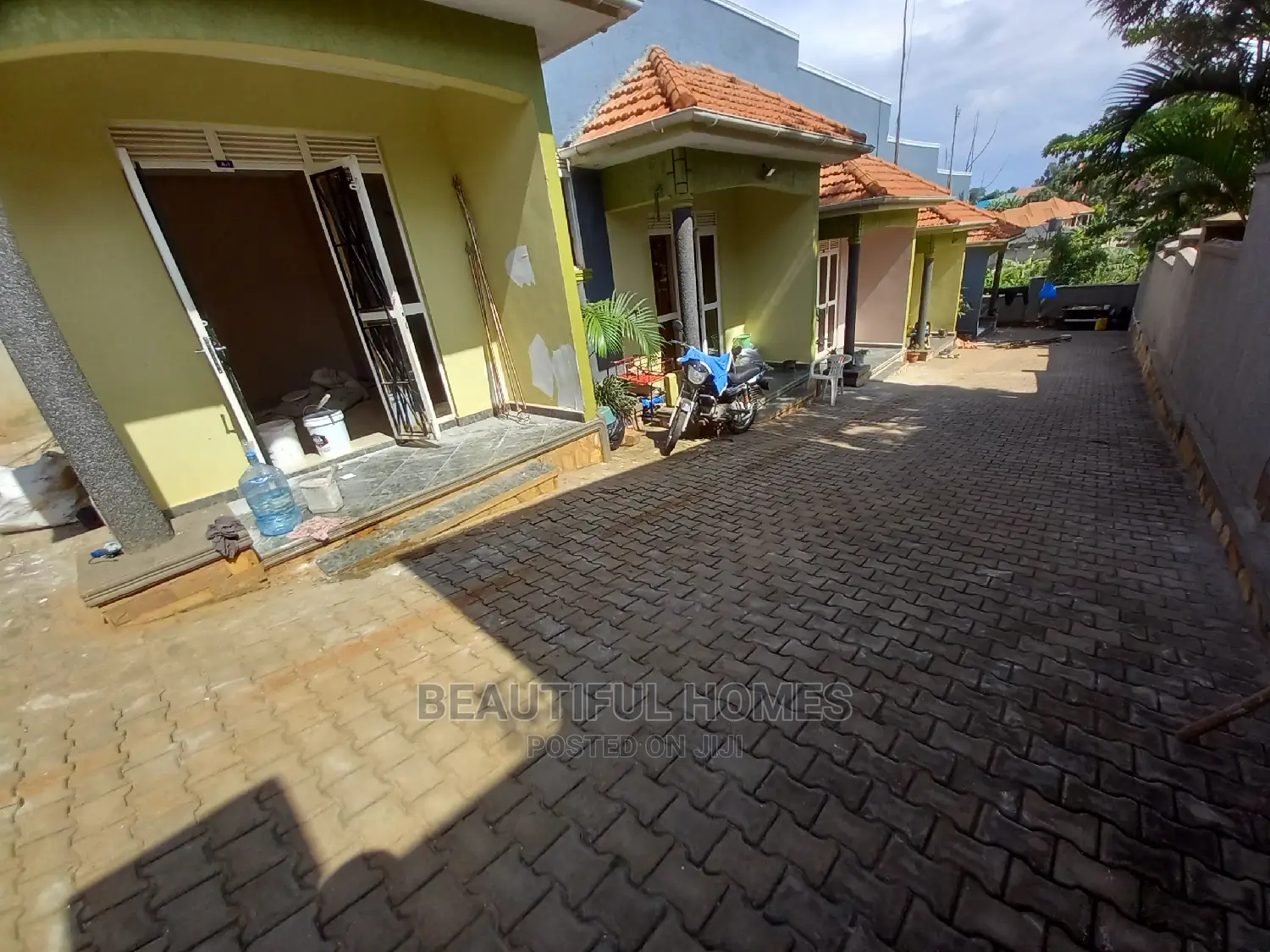 Furnished 2bdrm Apartment in Kira for Sale