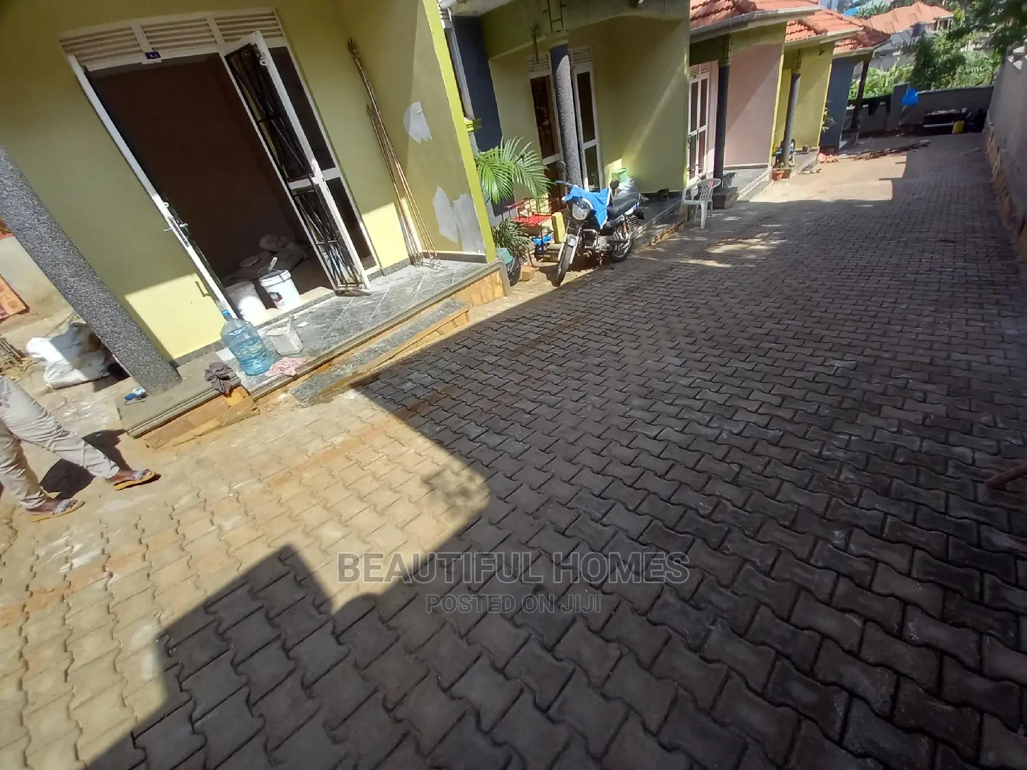 Furnished 2bdrm Apartment in Kira for Sale