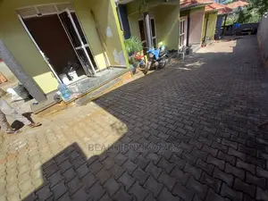 Furnished 2bdrm Apartment in Kira for Sale
