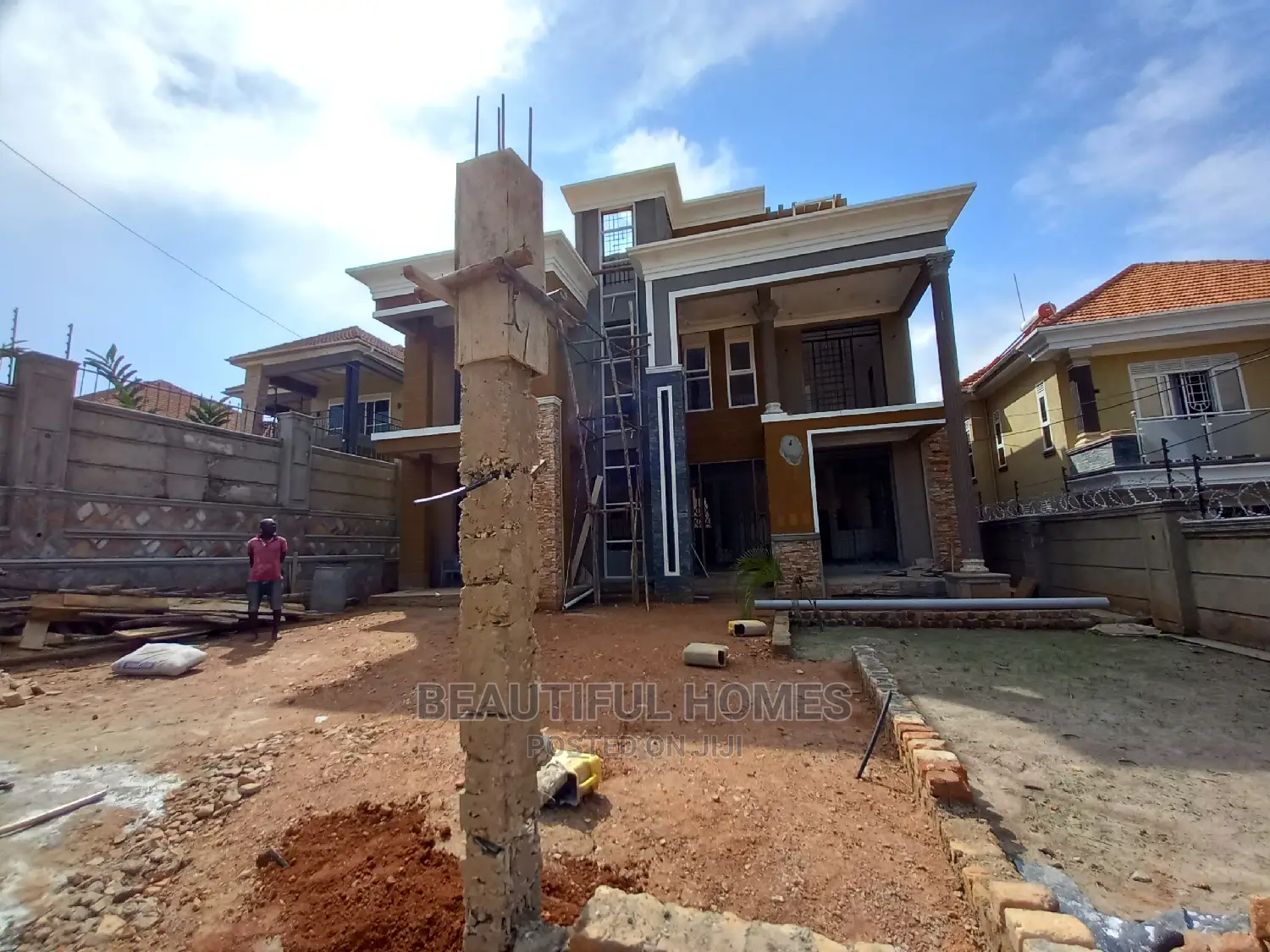 Furnished 5bdrm Mansion in Kira Posh for Sale