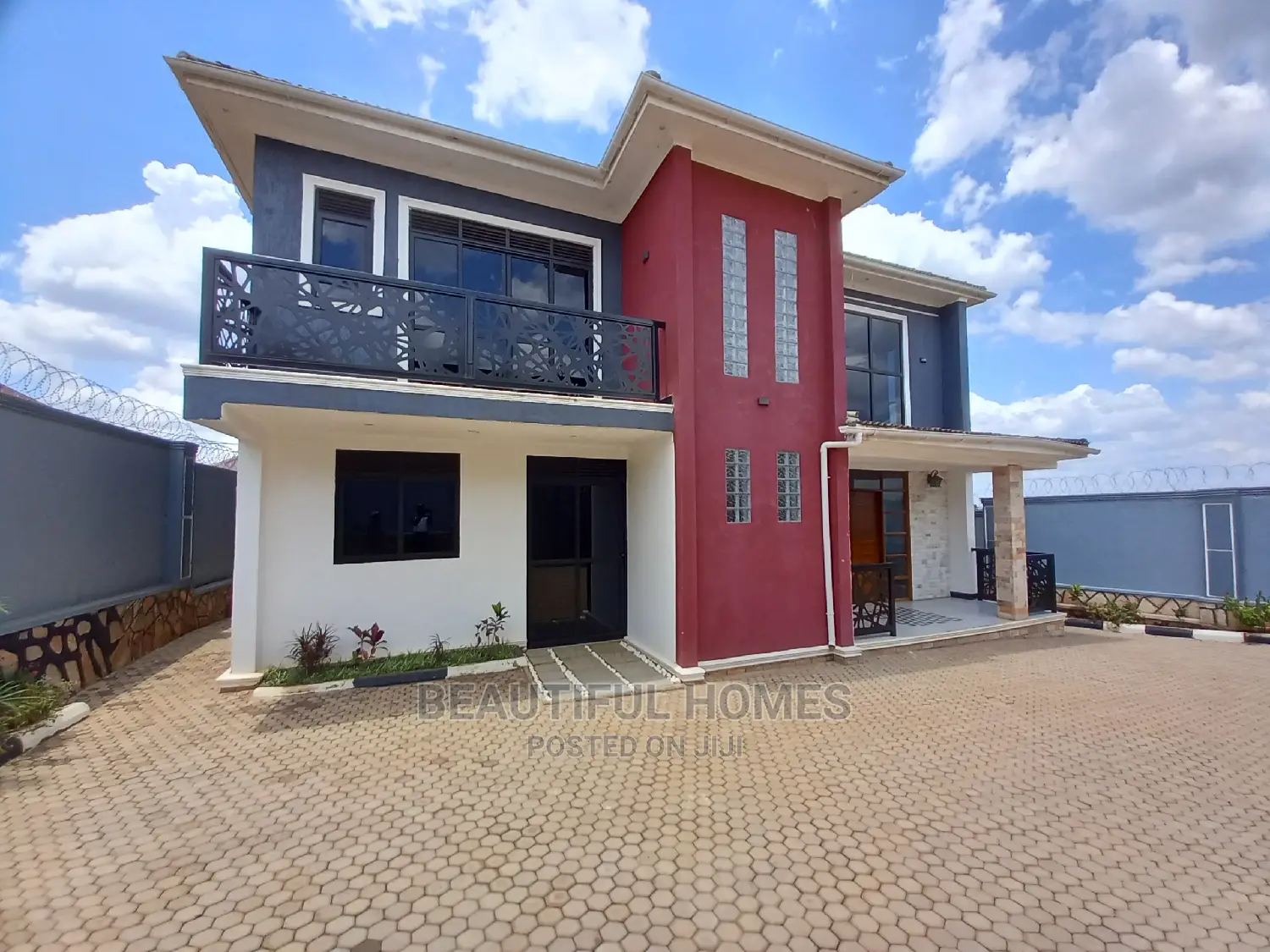 Furnished 5bdrm Mansion in Kira for Sale