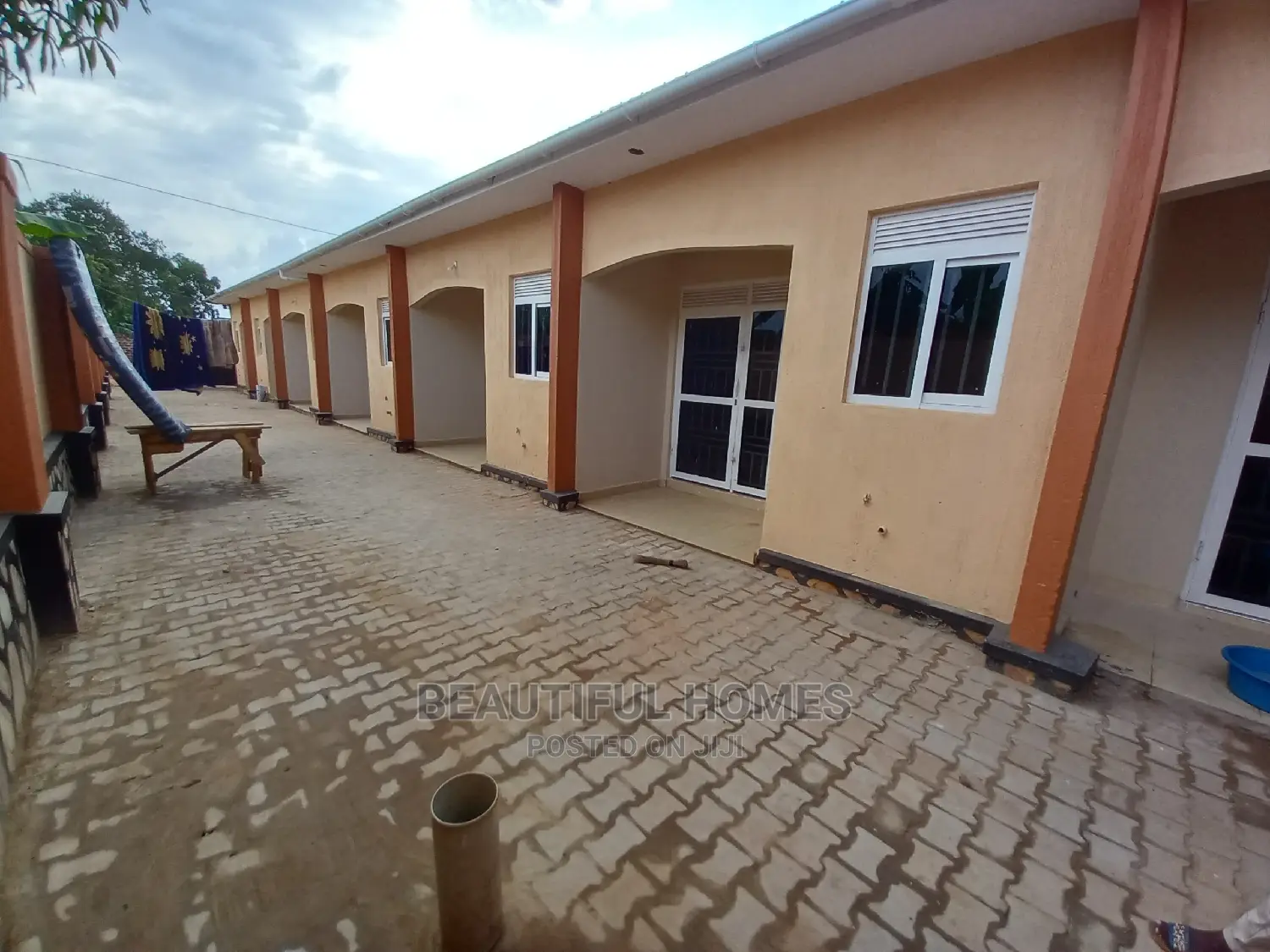 Furnished 2bdrm Apartment in Kira for Sale