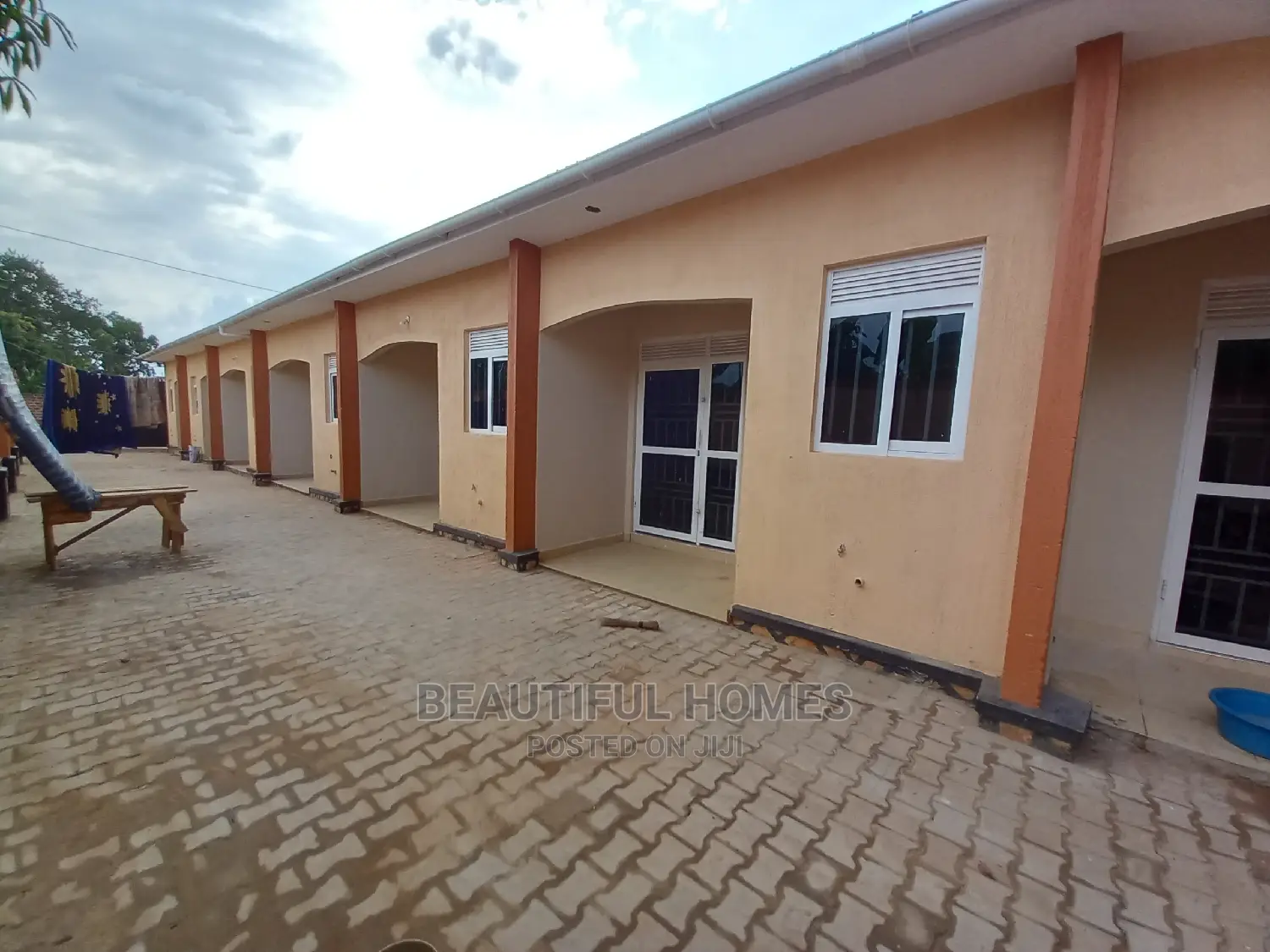 Furnished 2bdrm Apartment in Kira for Sale