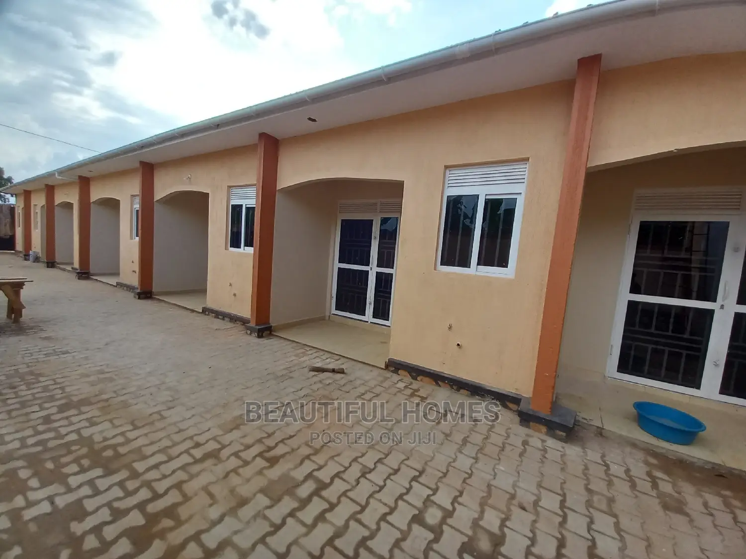 Furnished 2bdrm Apartment in Kira for Sale