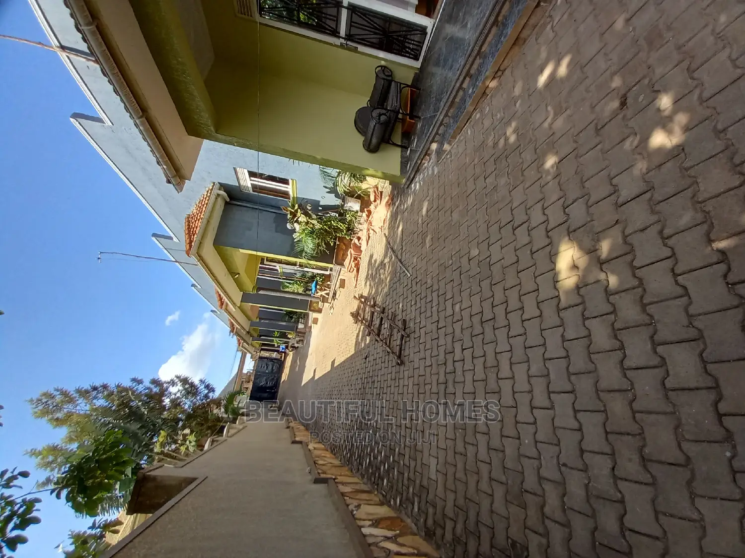 Furnished 1bdrm Apartment in Kira for Sale