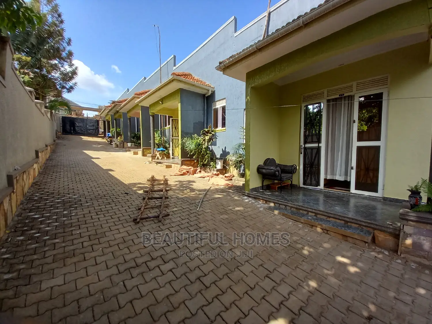 Furnished 1bdrm Apartment in Kira for Sale