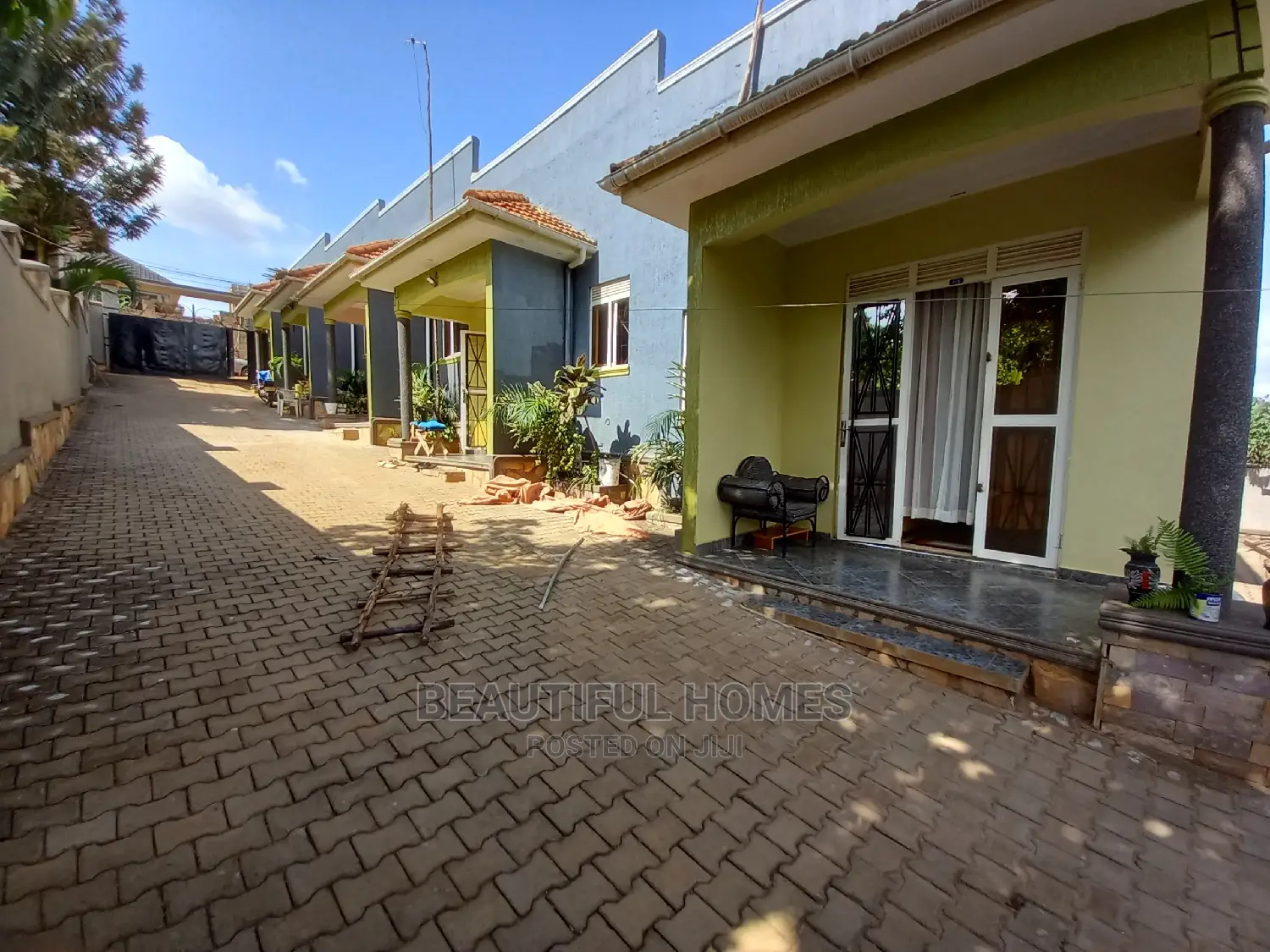 Furnished 1bdrm Apartment in Kira for Sale