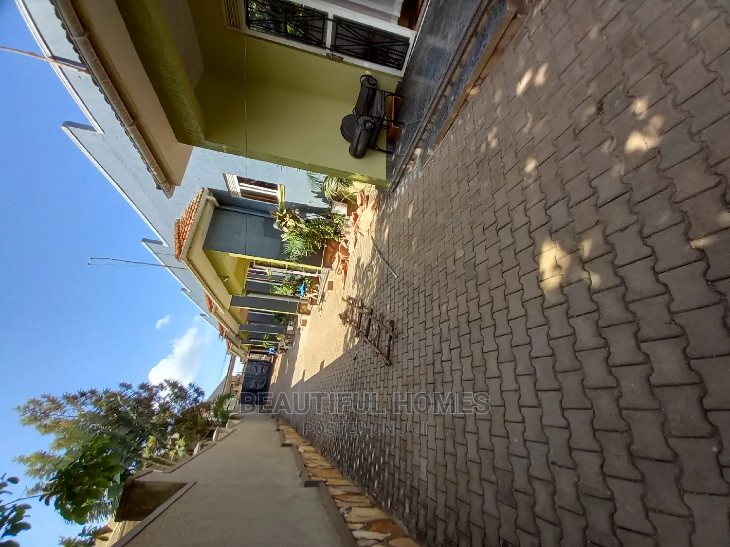 Furnished 1bdrm Apartment in Kira for Sale