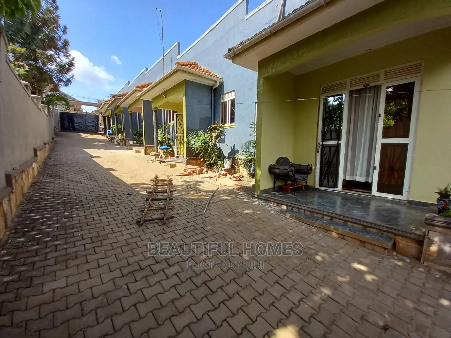 Furnished 1bdrm Apartment in Kira for Sale