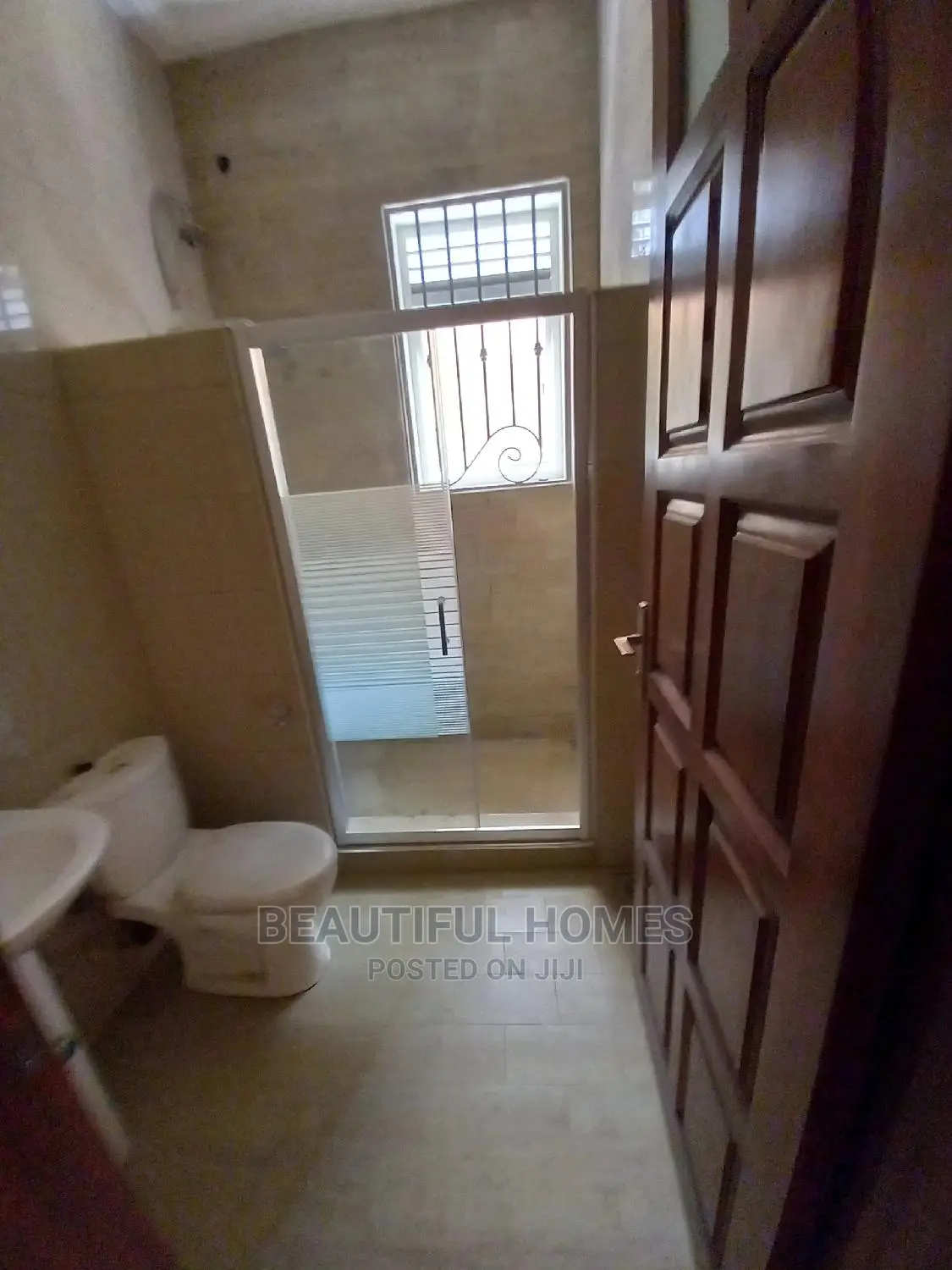 Furnished 2bdrm Apartment in Kira for Sale