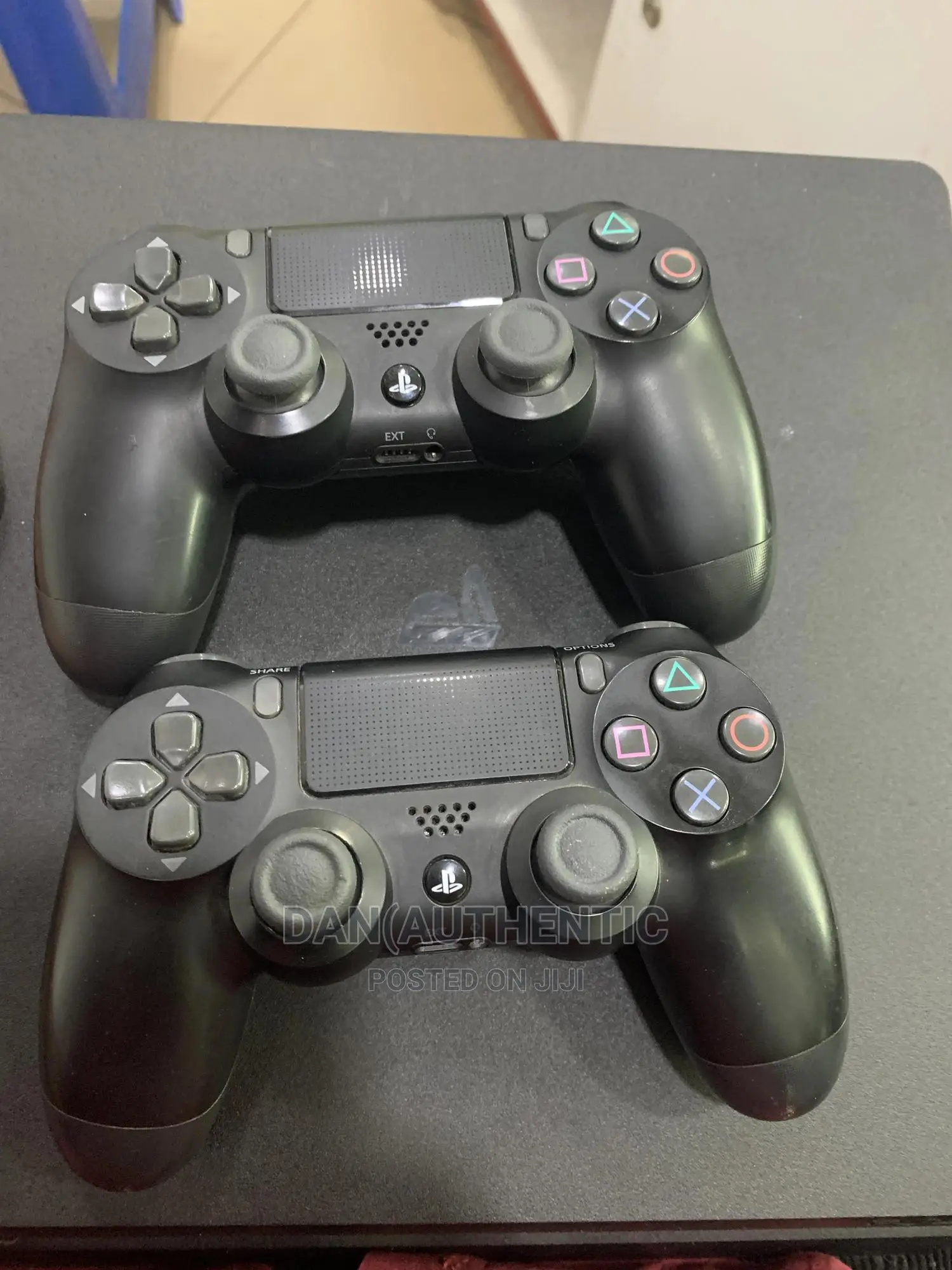 Sony Ps4 Slim Console With 2 Original Pads and 1 Game