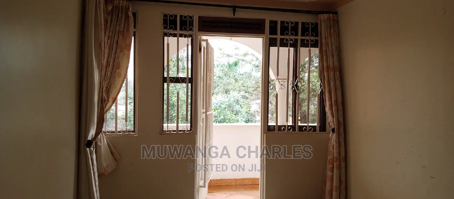 8bdrm Duplex in Fs Properties Ltd, Central Division for Rent