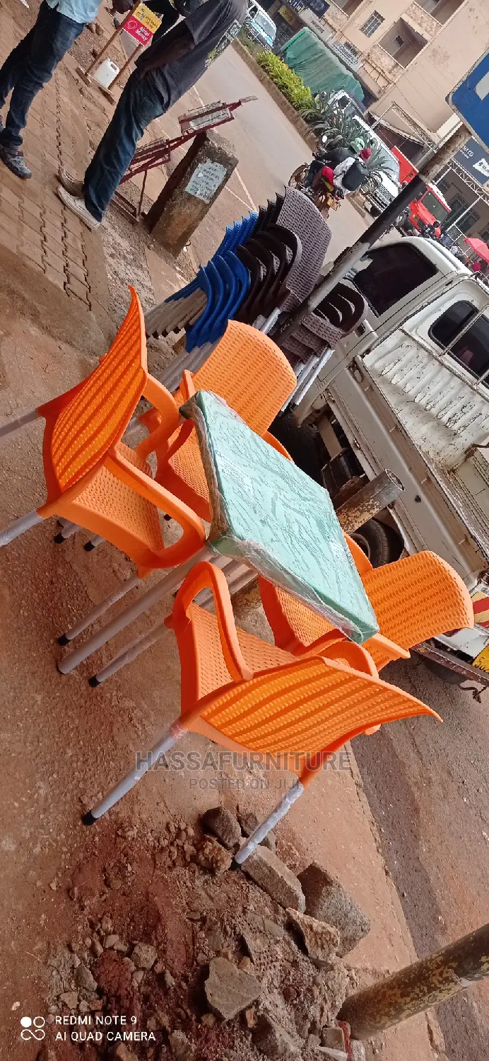 4seaters Plastic Restaurant Set