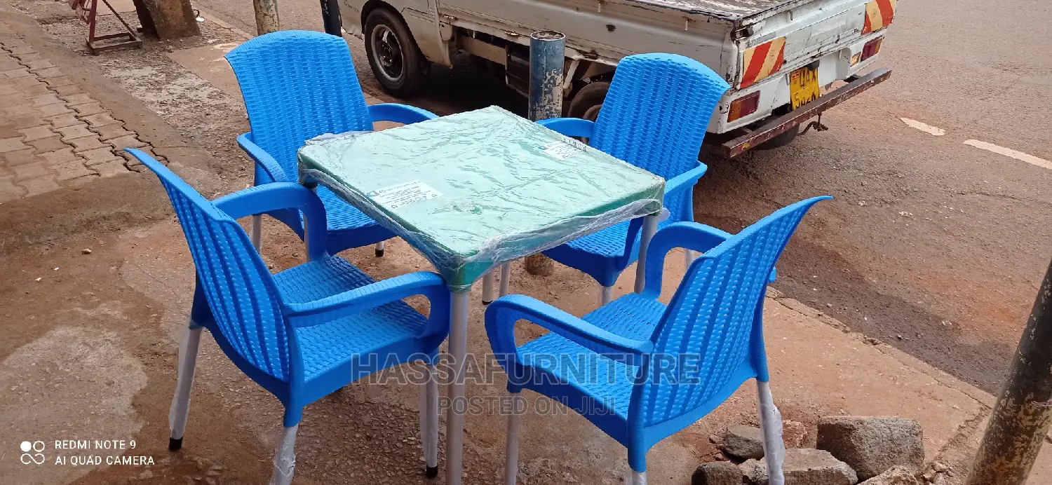 4seaters Plastic Restaurant Set