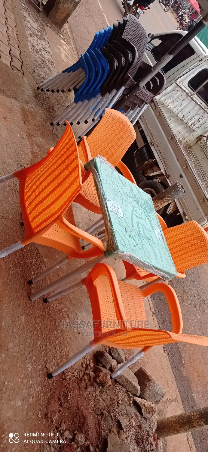 4seaters Plastic Restaurant Set