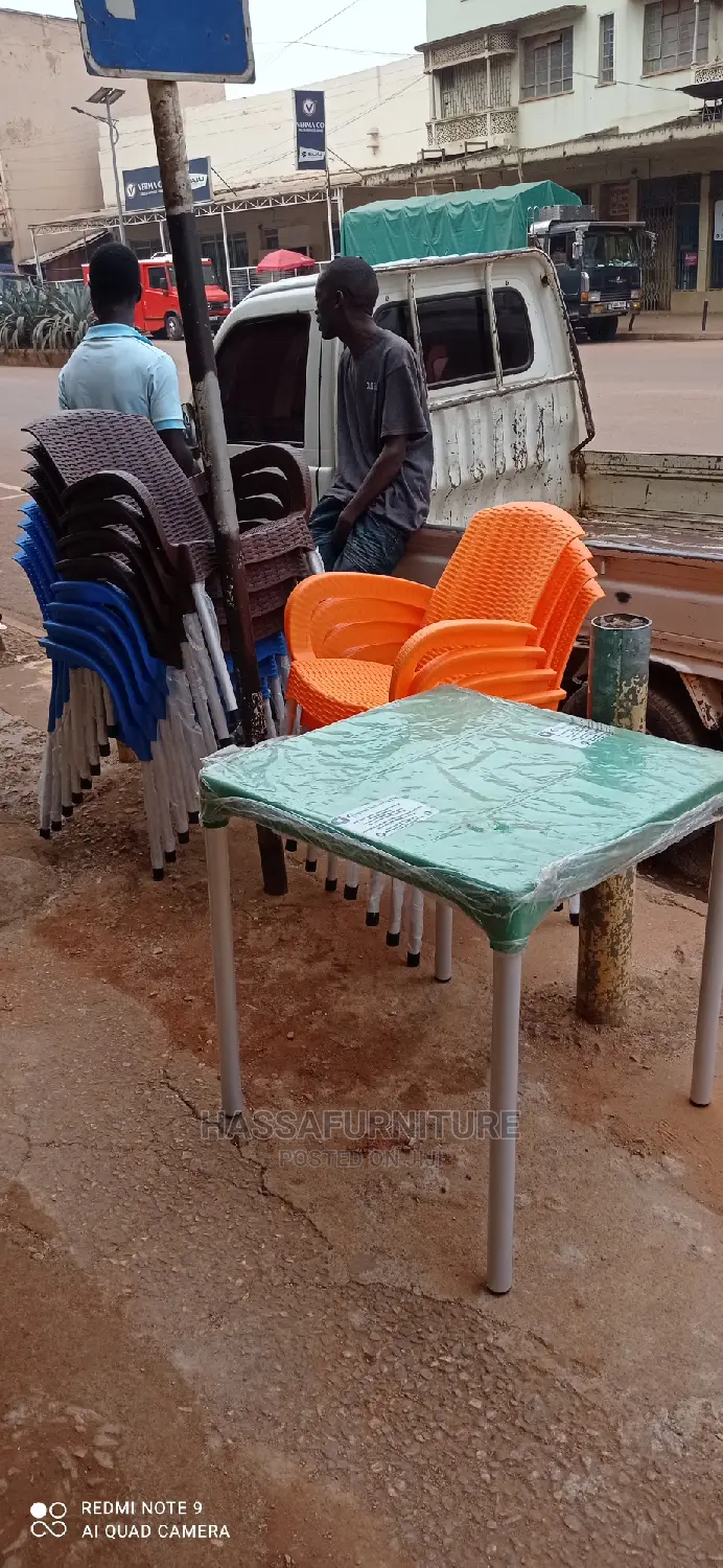 4seaters Plastic Restaurant Set