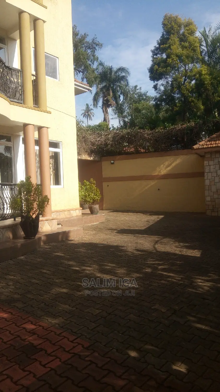Furnished 3bdrm Block of Flats in Kololo Property, Central Division