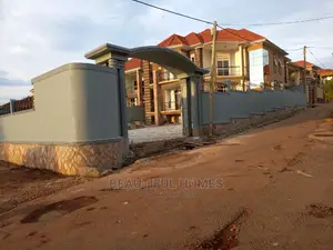 Furnished 6bdrm Mansion in Kira Tarmack for Sale