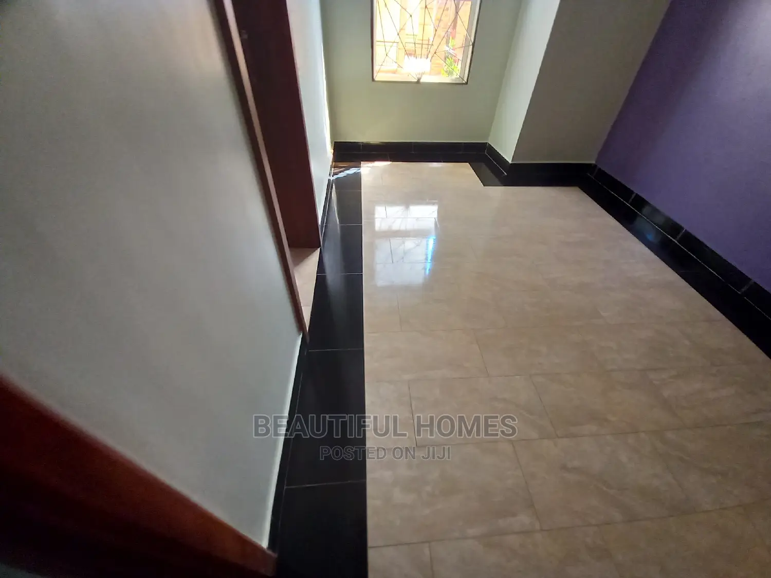 Furnished 6bdrm Mansion in Kira Tarmack for Sale