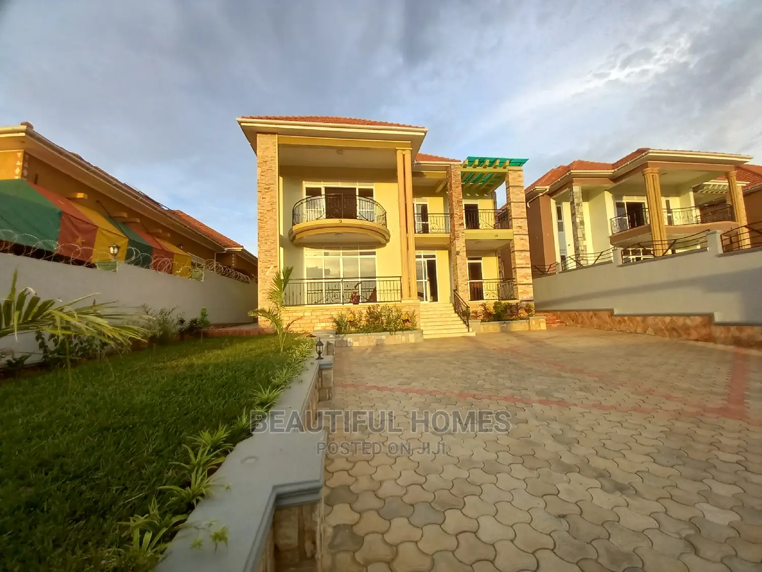 Furnished 6bdrm Mansion in Kira for Sale