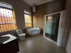 Furnished 6bdrm Mansion in Tarmack Estate, Kira for Sale