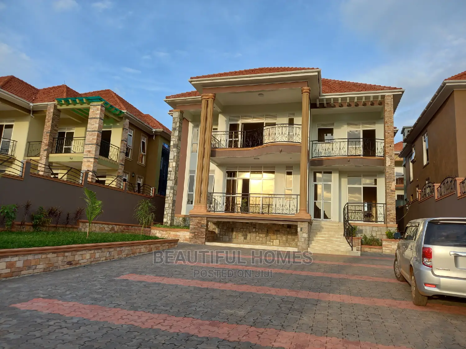 Furnished 6bdrm Mansion in Kira for Sale