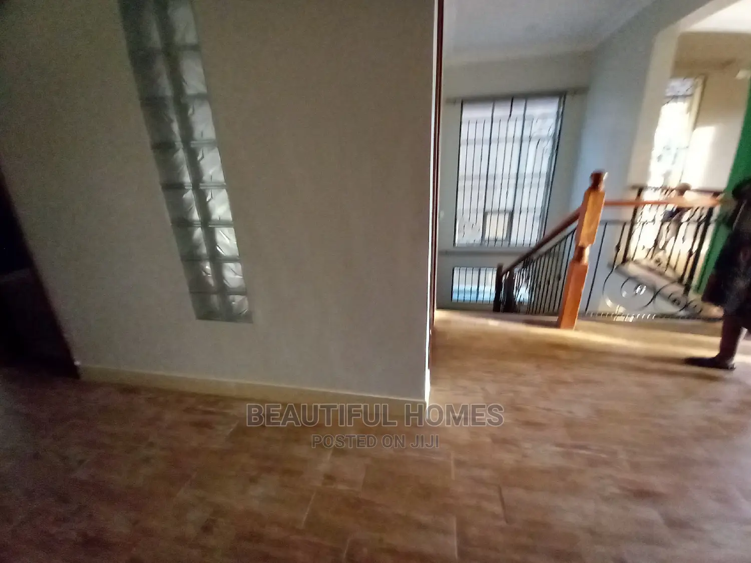 Furnished 6bdrm Mansion in Kira for Sale