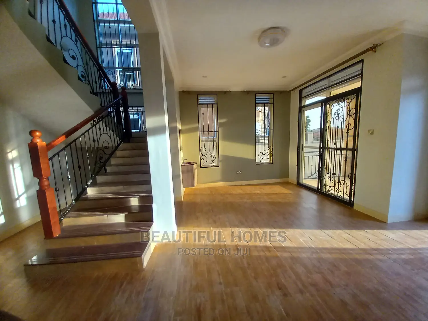 Furnished 6bdrm Mansion in Kira for Sale