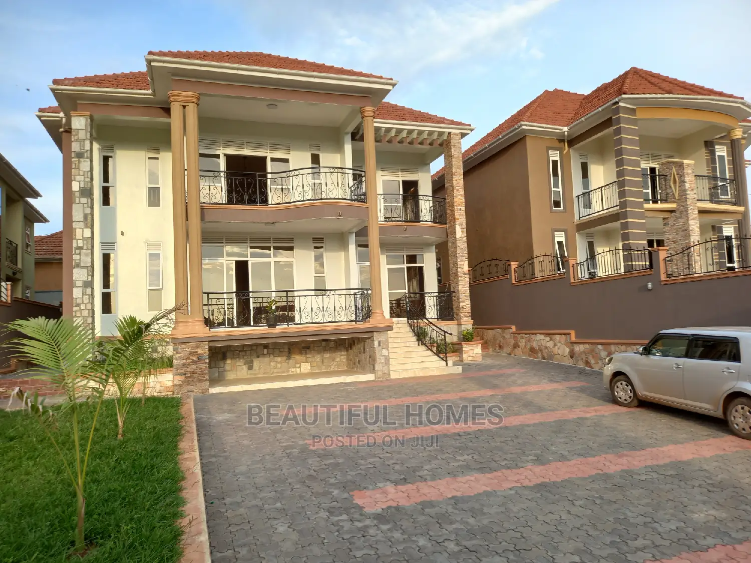 Furnished 6bdrm Mansion in Kira for Sale