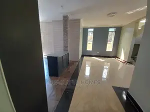 Furnished 6bdrm Mansion in Kira for Sale