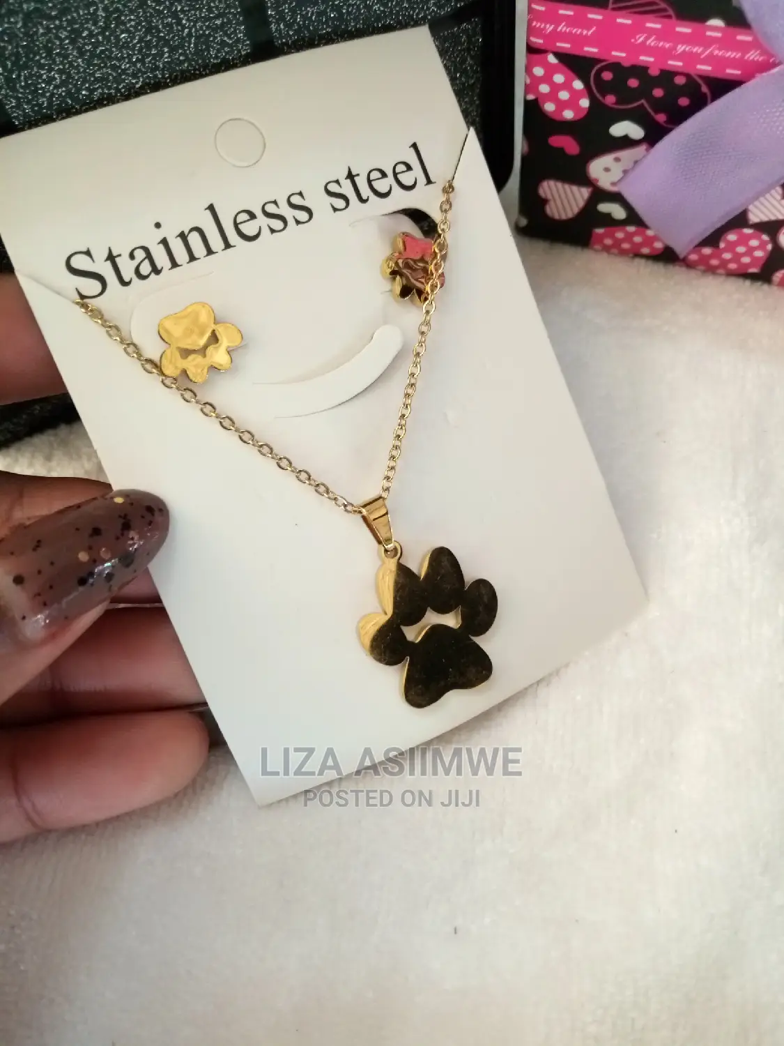 Stainless Steel Necklaces Available for the Ladies