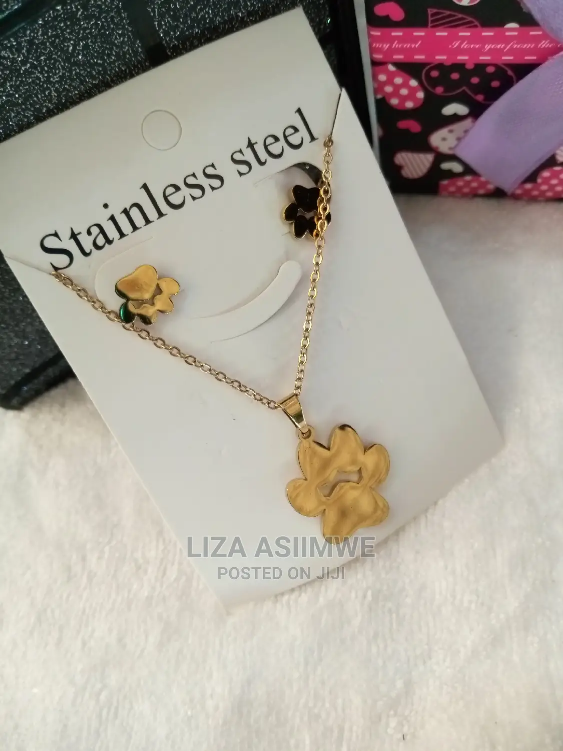 Stainless Steel Necklaces Available for the Ladies