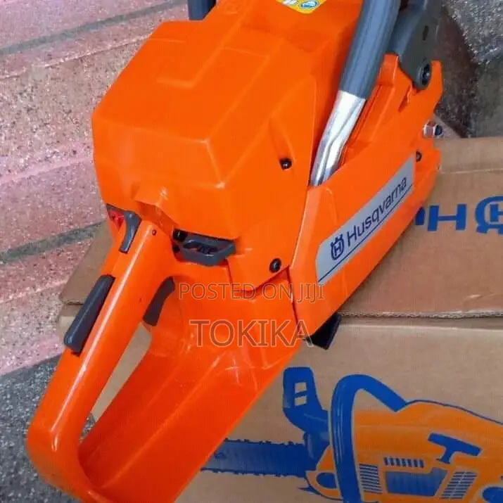 Husqvarna 272 / Power Saw