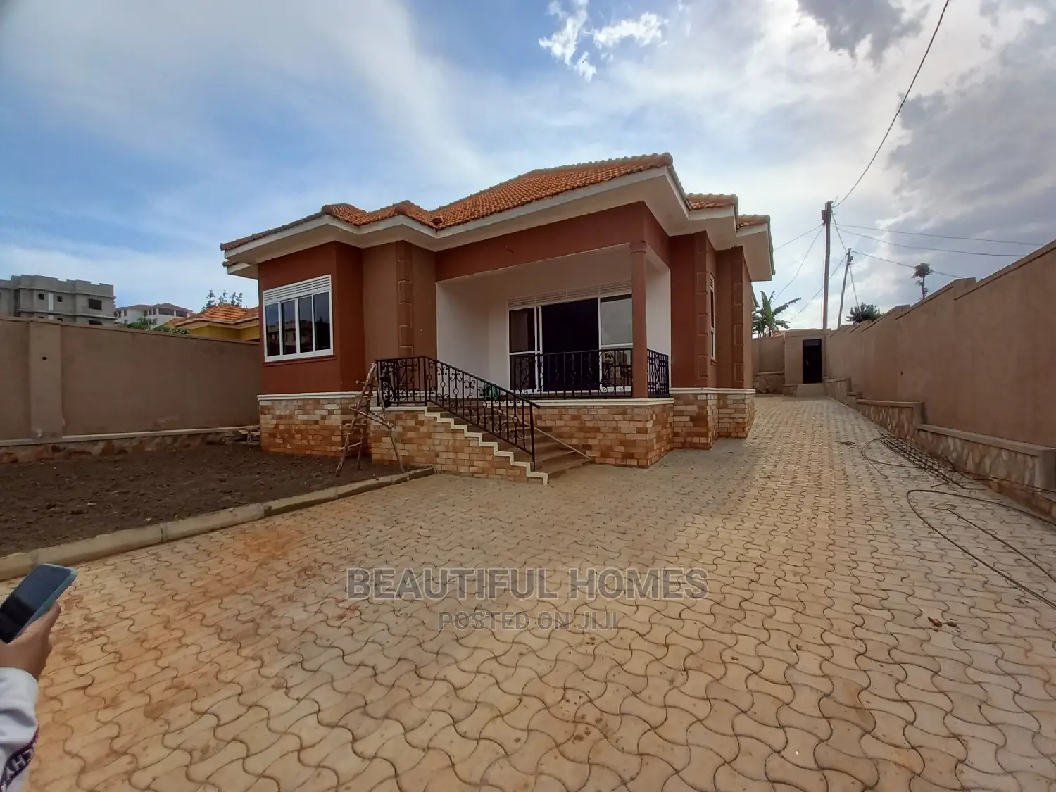 Furnished 4bdrm House in Tarmack, Kira for Sale