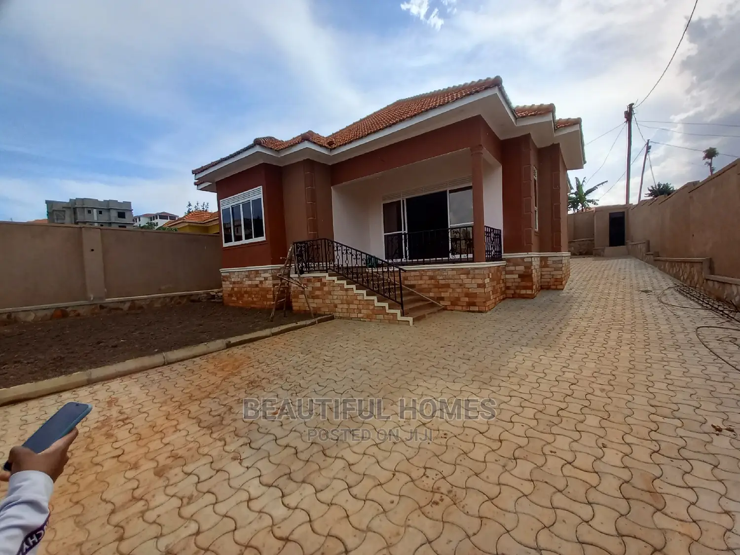 Furnished 4bdrm House in Tarmacked Estate, Kira for Sale