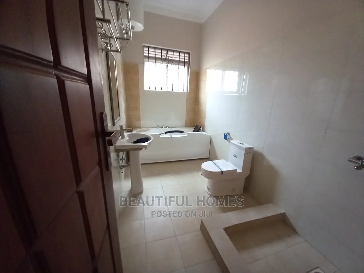 Furnished 4bdrm House in Tarmacked Estate, Kira for Sale