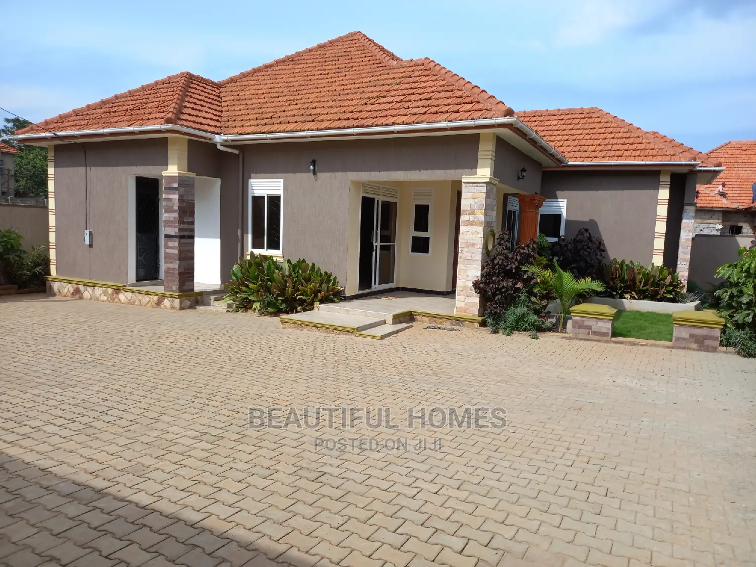 Furnished 4bdrm House in Gated Estate Tarmack, Kira for Sale