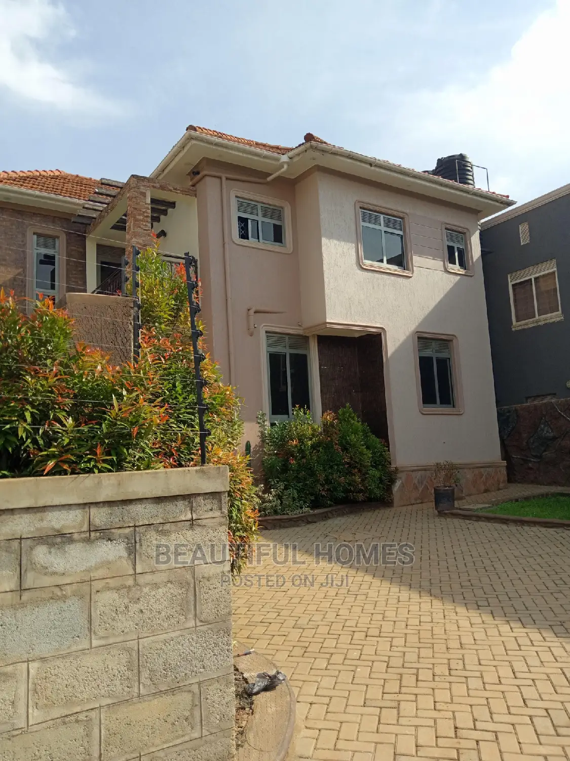 Furnished 4bdrm House in Kira for Sale