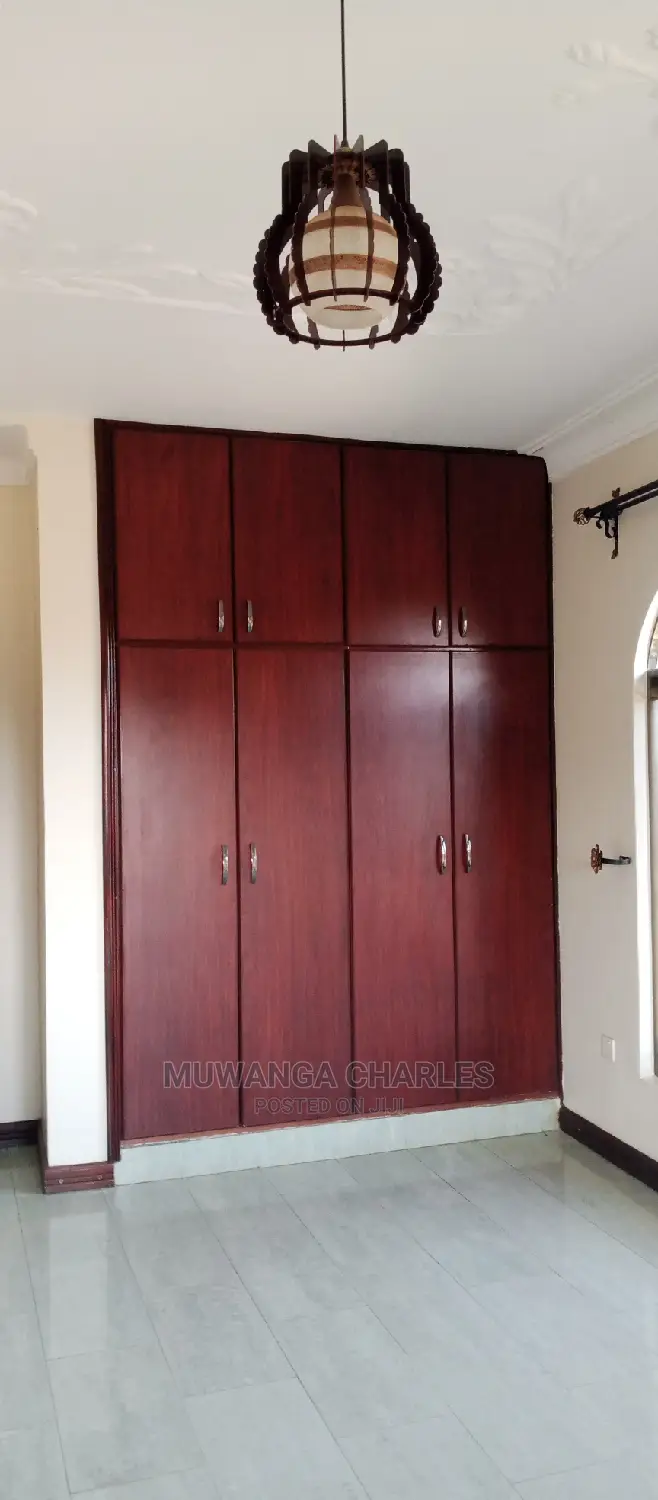 5bdrm Maisonette in Fs Properties Ltd, Central Division for Rent