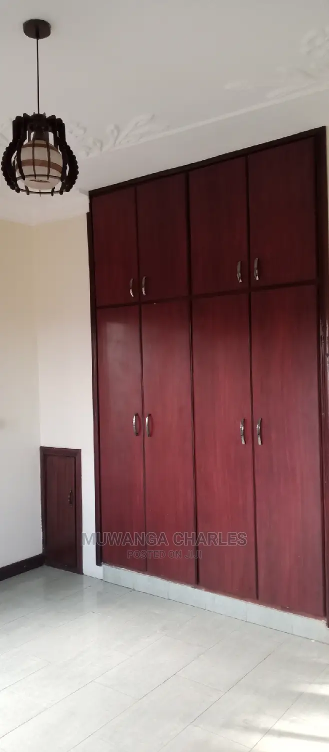 5bdrm Maisonette in Fs Properties Ltd, Central Division for Rent